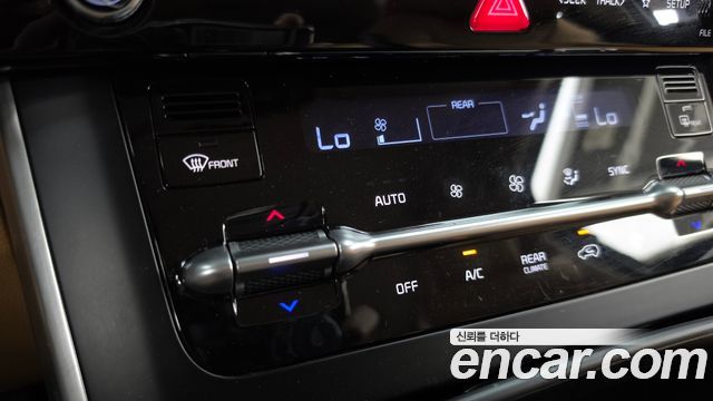 Kia Canival 2022 — photo 30