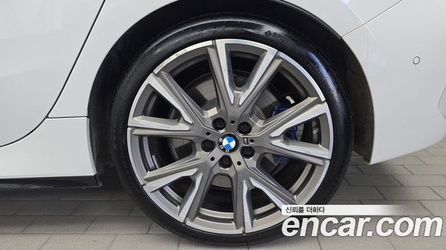 BMW 1-Series 2022 — photo 5