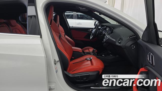 BMW 1-Series 2022 — photo 12