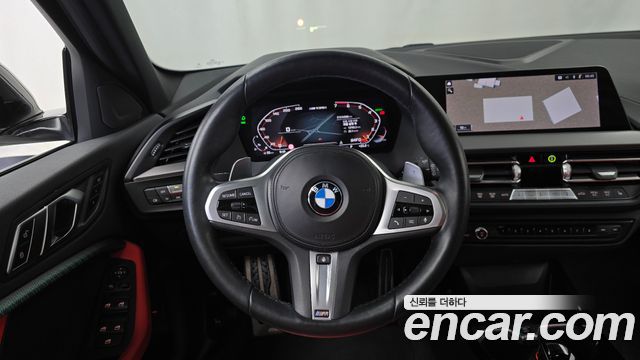 BMW 1-Series 2022 — photo 13