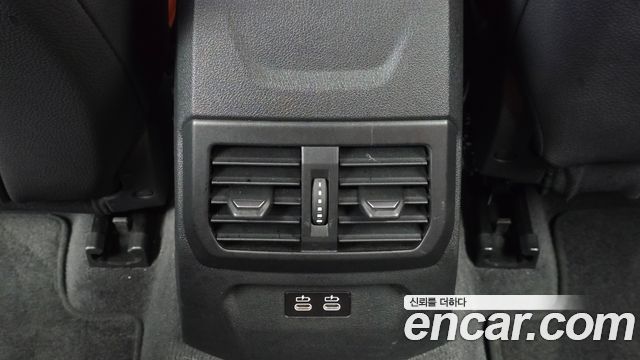 BMW 1-Series 2022 — photo 19