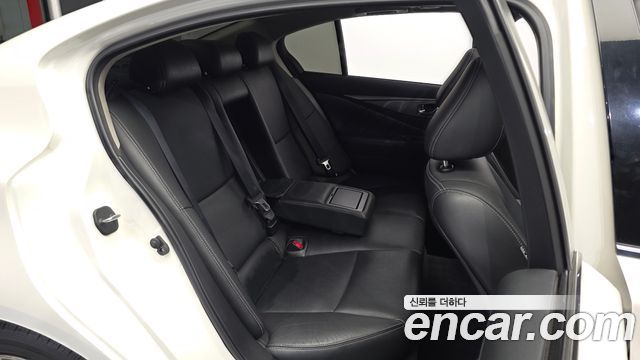 Infiniti Q50 2016 — photo 12