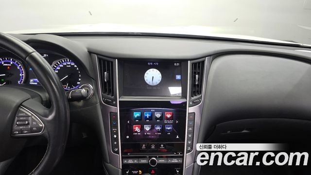 Infiniti Q50 2016 — photo 14