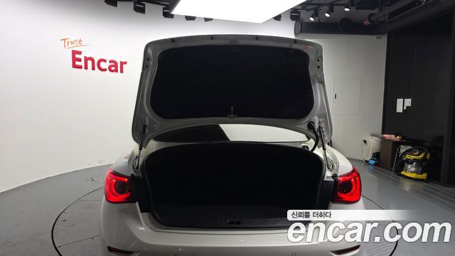 Infiniti Q50 2016 — photo 20