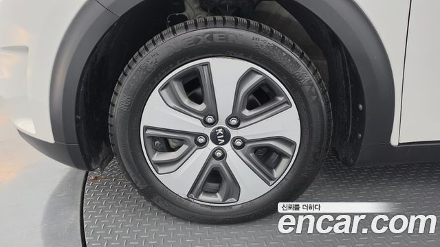 Kia Niro 2017 — photo 5