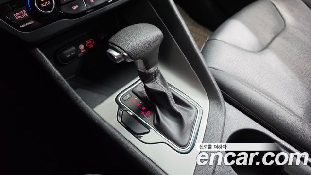 Kia Niro 2017 — photo 12