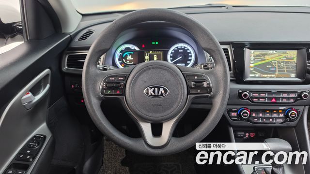 Kia Niro 2017 — photo 20