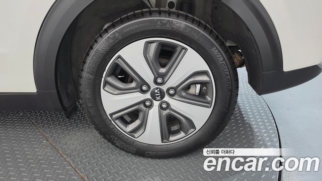 Kia Niro 2017 — photo 7