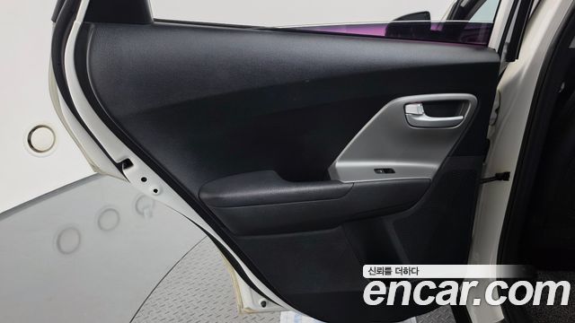 Kia Niro 2017 — photo 15