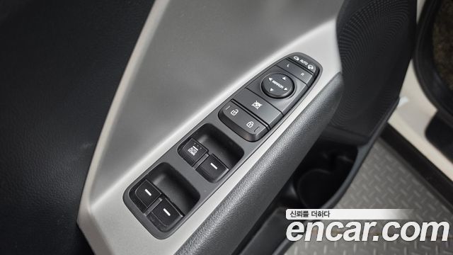 Kia Niro 2017 — photo 35