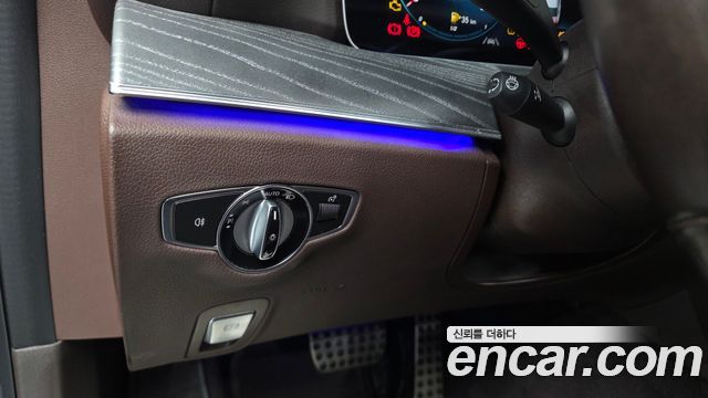 Mercedes-Benz CLS-Class 2021 — photo 27