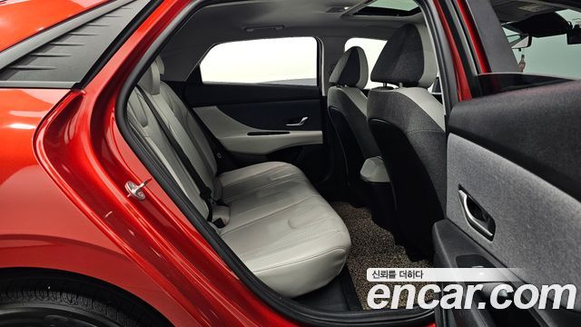 Hyundai AVANTE 2021 — photo 12