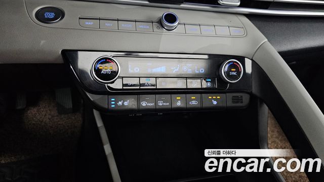 Hyundai AVANTE 2021 — photo 18