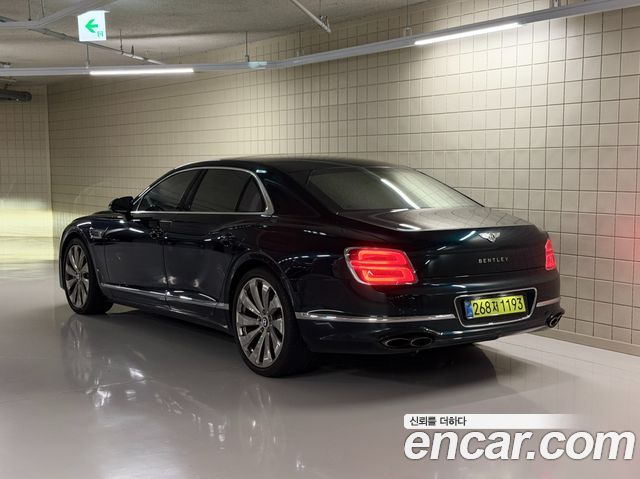 Bentley Flying Spur 2022 — photo 7