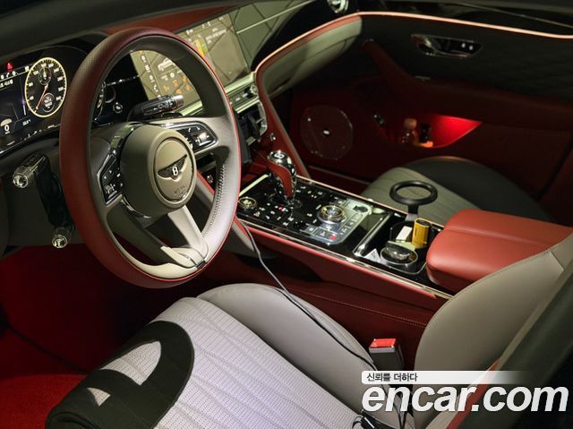 Bentley Flying Spur 2022 — photo 9