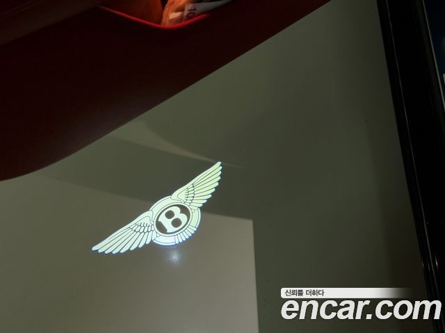 Bentley Flying Spur 2022 — photo 11