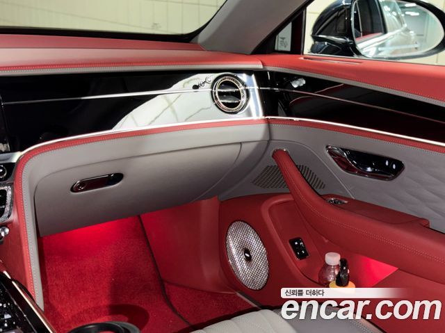 Bentley Flying Spur 2022 — photo 15