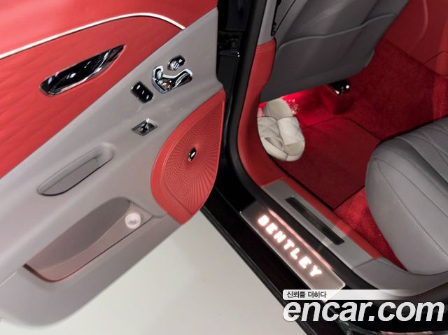 Bentley Flying Spur 2022 — photo 19
