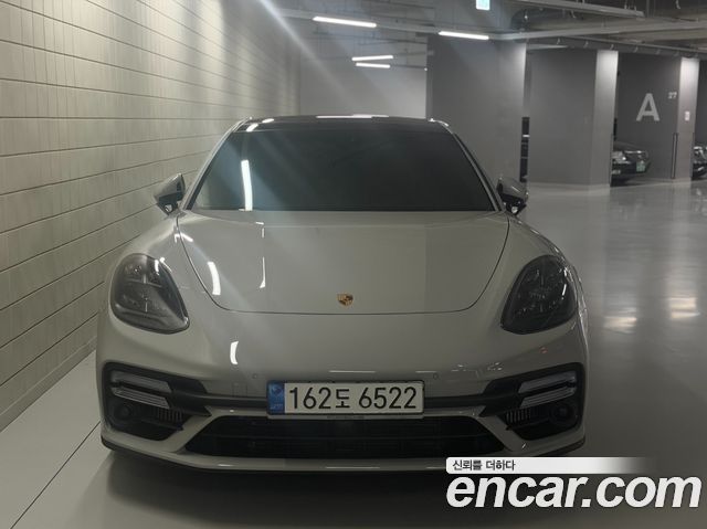 Porsche Panamera 2022 — photo 1
