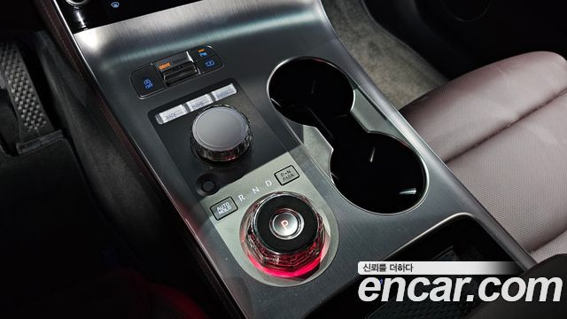 Genesis GV70 2025 — photo 12