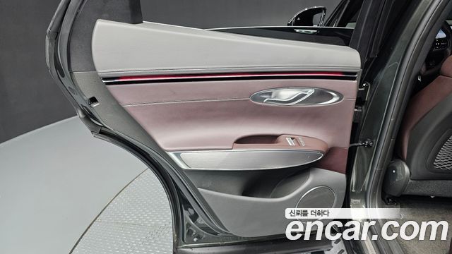 Genesis GV70 2025 — photo 15