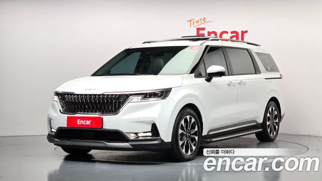 Kia Canival 2023 — photo 1