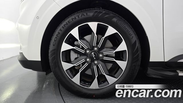 Kia Canival 2023 — photo 5