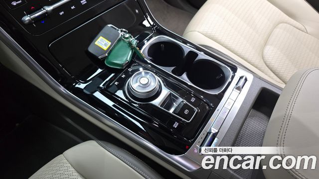 Kia Canival 2023 — photo 9