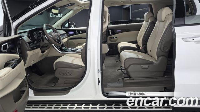 Kia Canival 2023 — photo 11