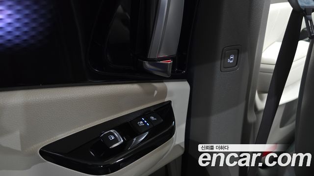 Kia Canival 2023 — photo 16