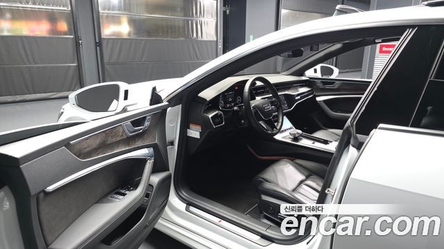 Audi A7 2020 — photo 13