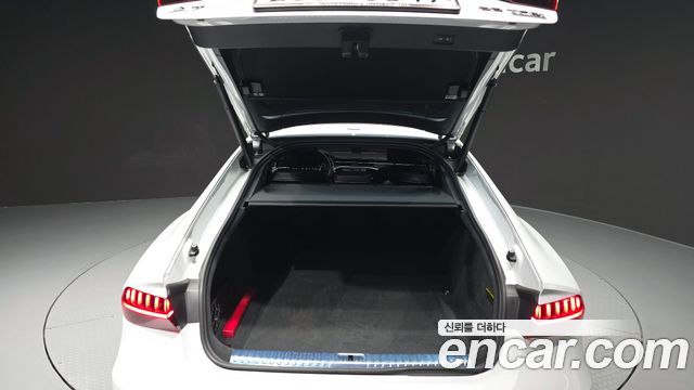 Audi A7 2020 — photo 26