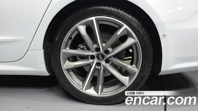 Audi A7 2020 — photo 7