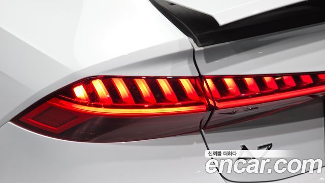 Audi A7 2020 — photo 9