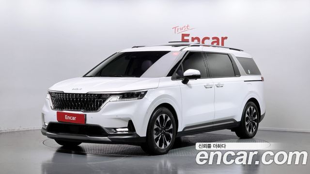 Kia Canival 2023 — photo 1