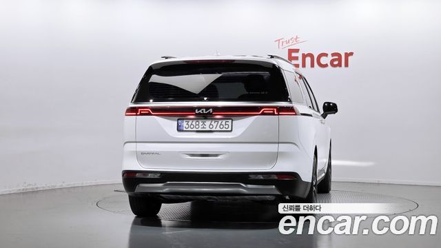 Kia Canival 2023 — photo 4