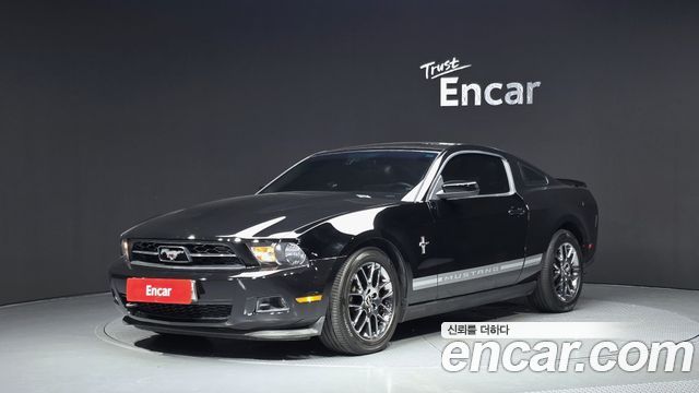 Ford Mustang 2012 — photo 1
