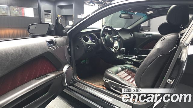Ford Mustang 2012 — photo 10