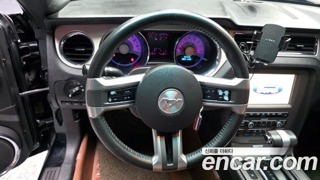 Ford Mustang 2012 — photo 13