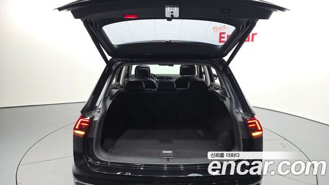 Volkswagen Tiguan 2020 — photo 20