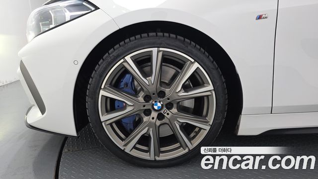 BMW 1-Series 2022 — photo 5