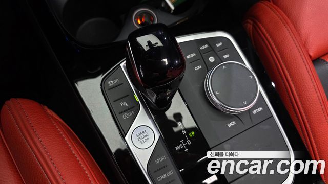 BMW 1-Series 2022 — photo 12