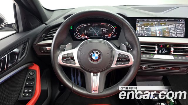 BMW 1-Series 2022 — photo 19