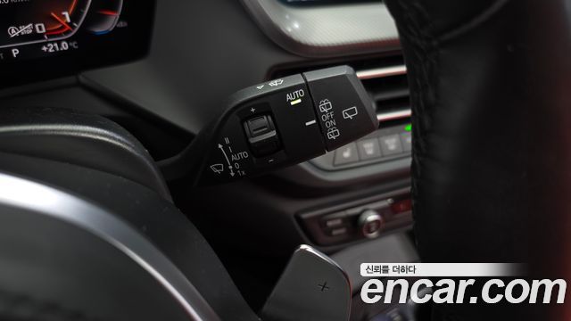 BMW 1-Series 2022 — photo 28