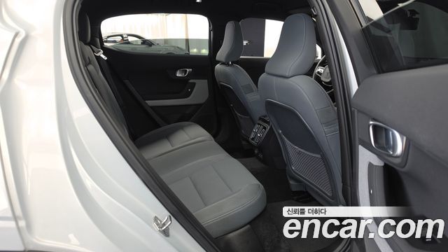 Polestar Polestar 2 2022 — photo 18