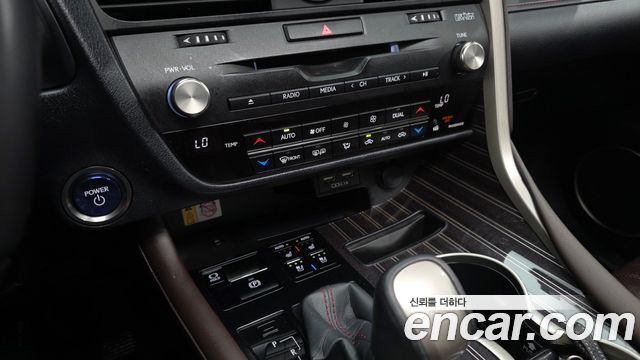 Lexus RX 2022 — photo 23