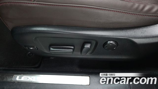 Lexus RX 2022 — photo 32