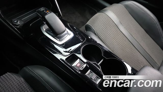 Peugeot 208 2021 — photo 9
