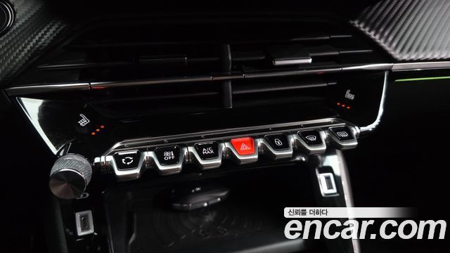 Peugeot 208 2021 — photo 16