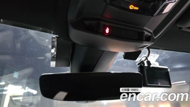Peugeot 208 2021 — photo 17